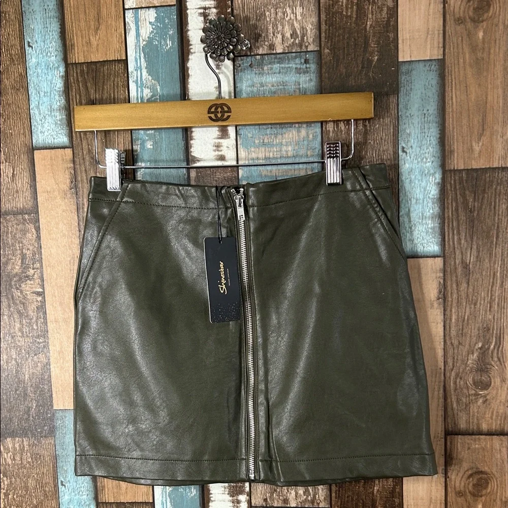 Shinestar Olive Leather Skirt with Zipper - Picture 1 of 11